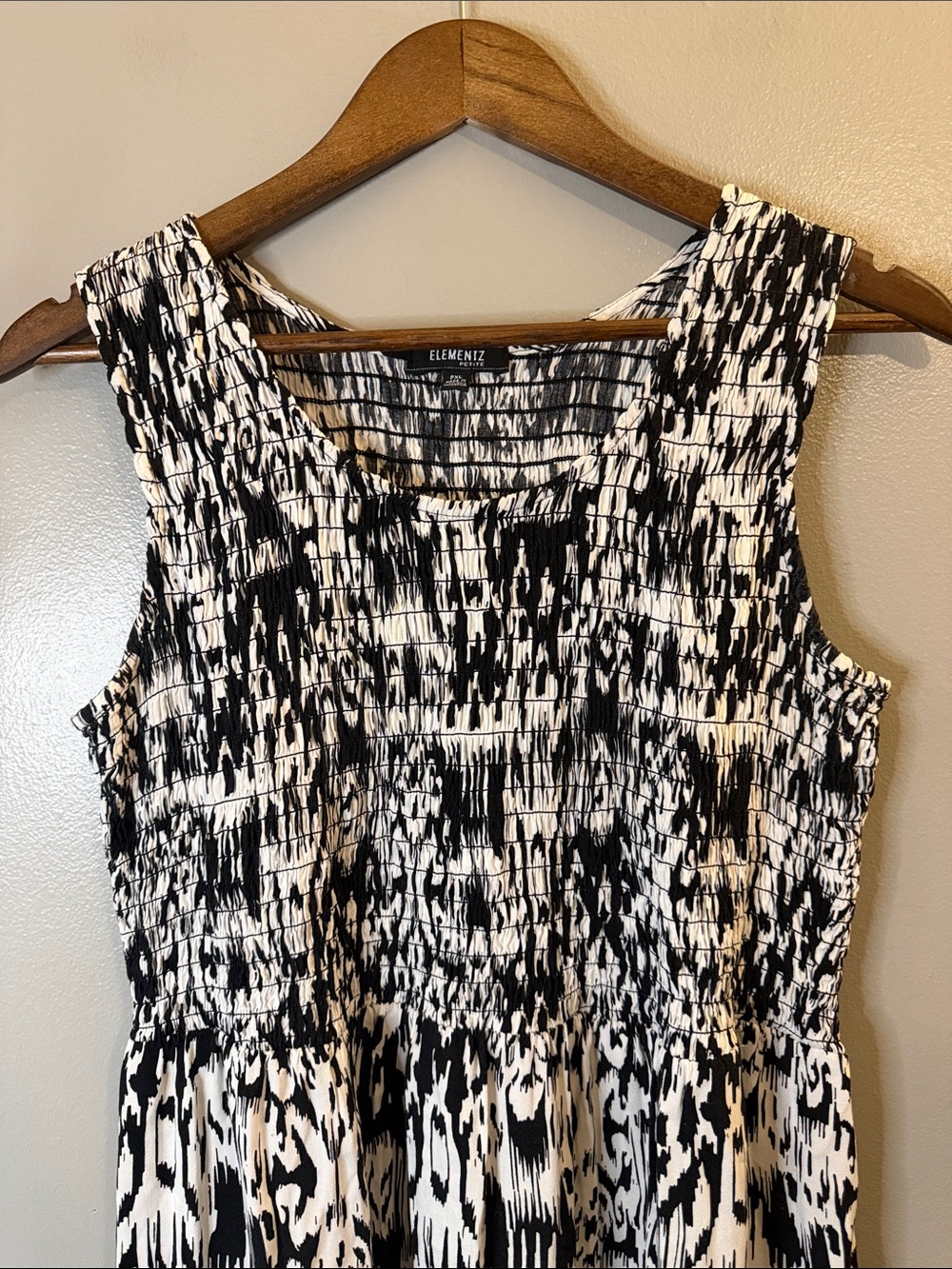 Elementz Petite XL Black White Boho Ikat Smocked Rayon Maxi Dress - Picture 6 of 8